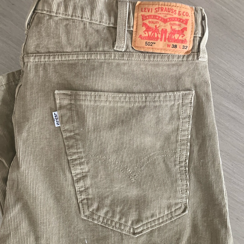 Levi Strauss 502 Men’s Tan Corduroy Pants Size 38 x 32